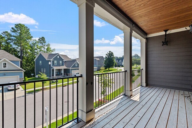 Building Photo - Spacious 4 Bedroom Townhome in Wake Forest!
