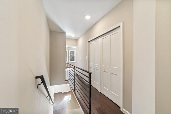 Building Photo - 4707 Sansom St