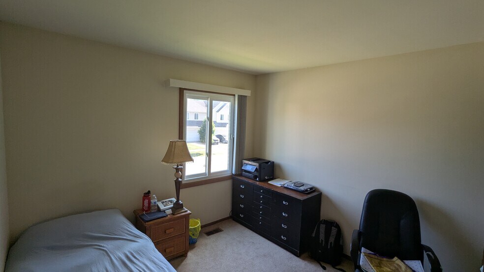 Building Photo - 541 Commanche Trl