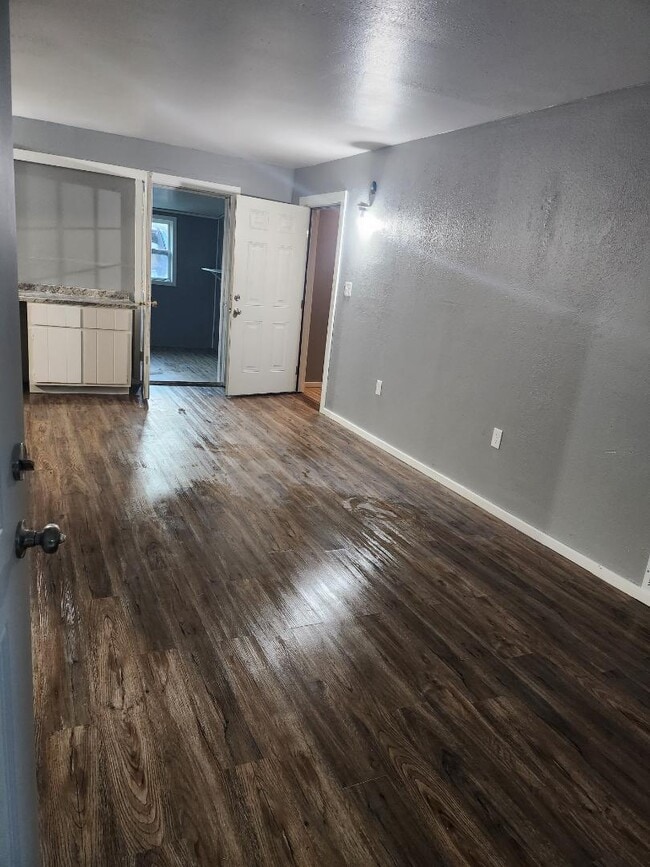 Building Photo - 9822 Brown St