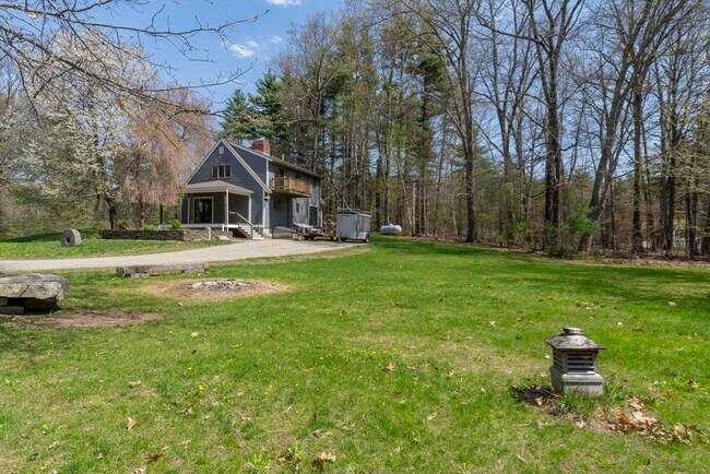 Building Photo - 6 Pine Woods Rd