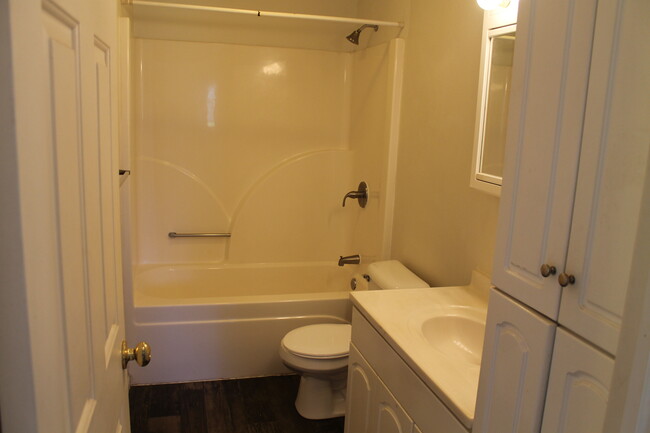 Bathroom 2 - 1121 Roosevelt St