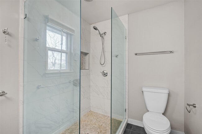 Building Photo - 10303 Greenwillow Dr