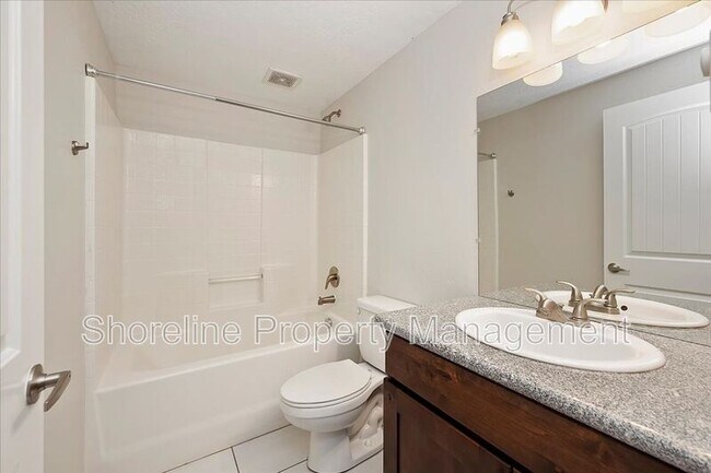 Building Photo - 2111 Brittany Ln