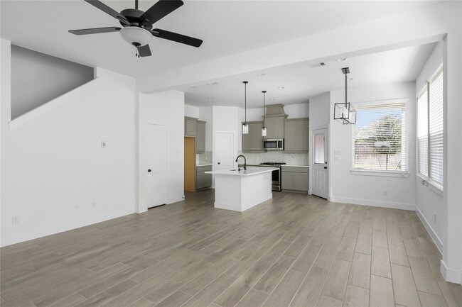 Building Photo - 12946 Rio Mariano Ln