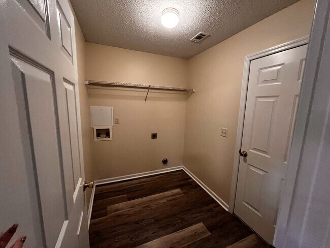 Building Photo - Home for Rent