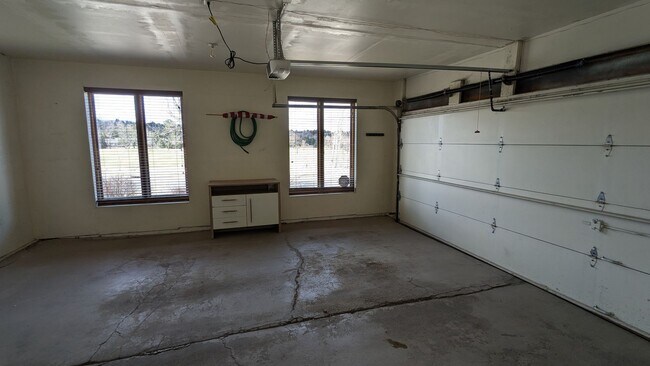 Building Photo - 3926 Broadmoor Valley Rd