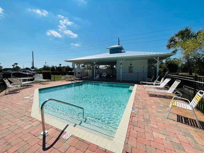 Building Photo - TOWNHOMES OF CAPE HAZE