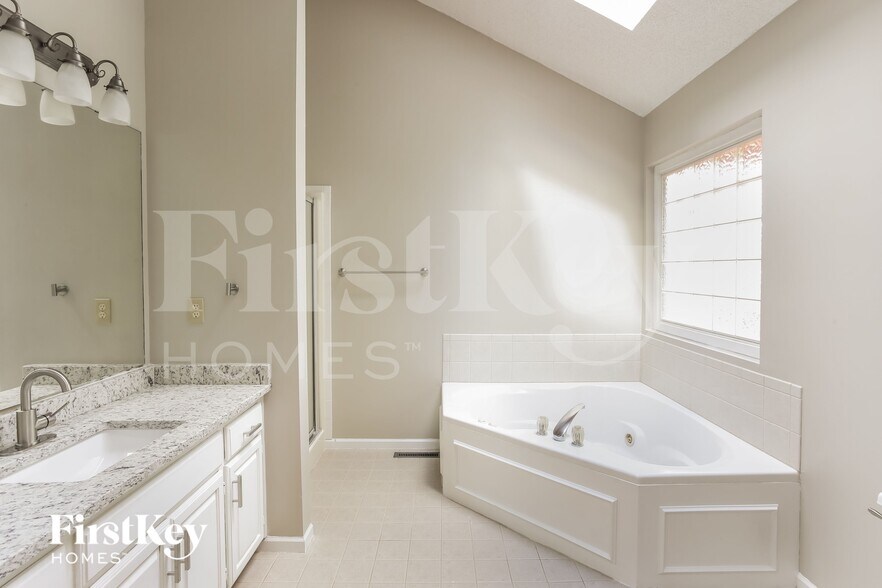 Building Photo - 8514 NE 109th Terrace