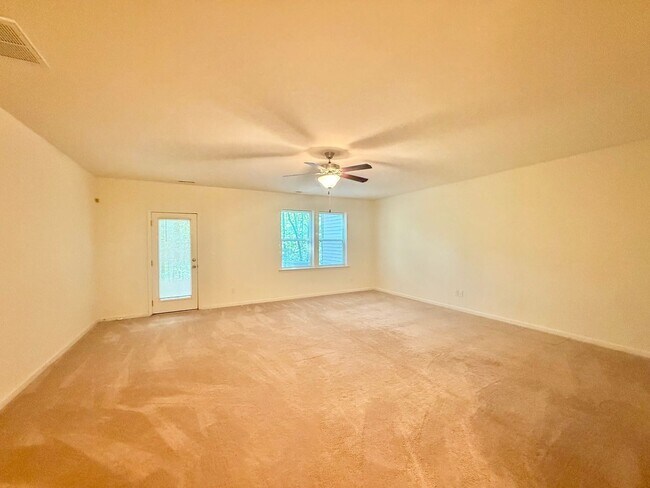 Building Photo - Spacious 3BD, 3.5BA Clayton Townhome with a Large Bonus Space Downstairs and Easy Access to Highways