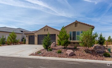 Building Photo - Stunning Sun River, Single-Level Home with...