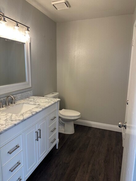 Downstairs bath. - 3320 Haven Beach Way