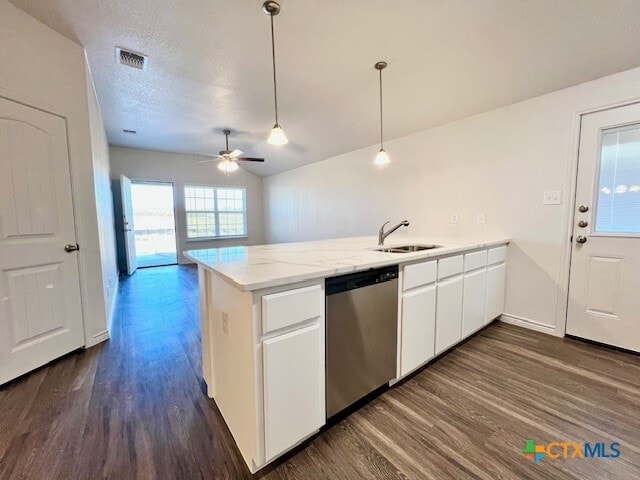 Building Photo - 110 Dolphin Dr
