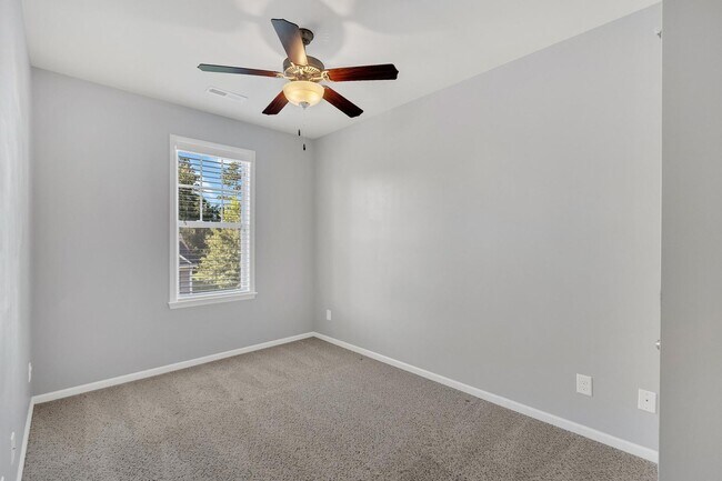 Building Photo - Carolina Forest Townhome with garage!