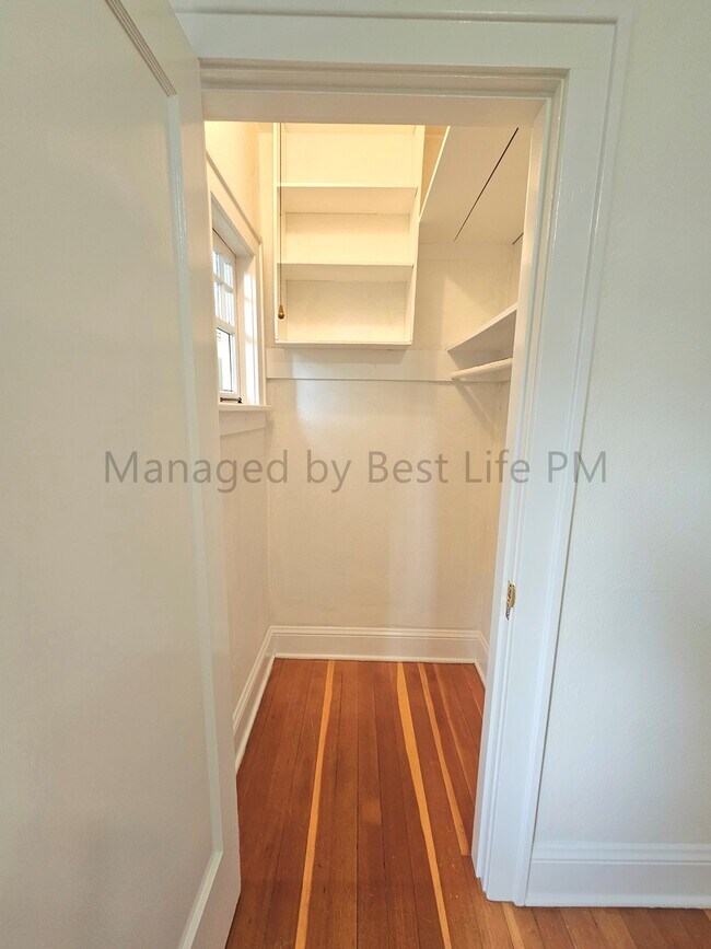 Building Photo - 223 NE 62nd Ave