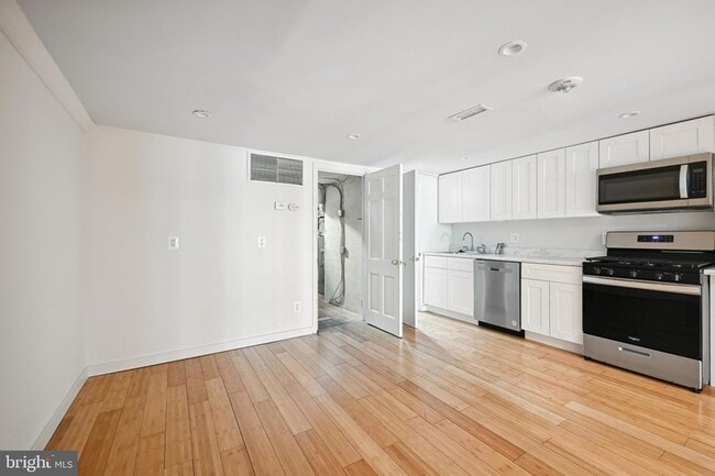 Building Photo - 1308 18th St NW