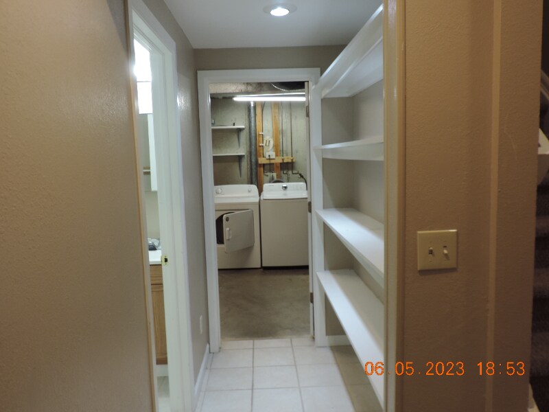 Building Photo - 4240 S Mobile Cir