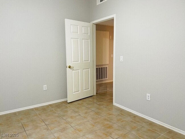 Building Photo - 1050 E Cactus Ave