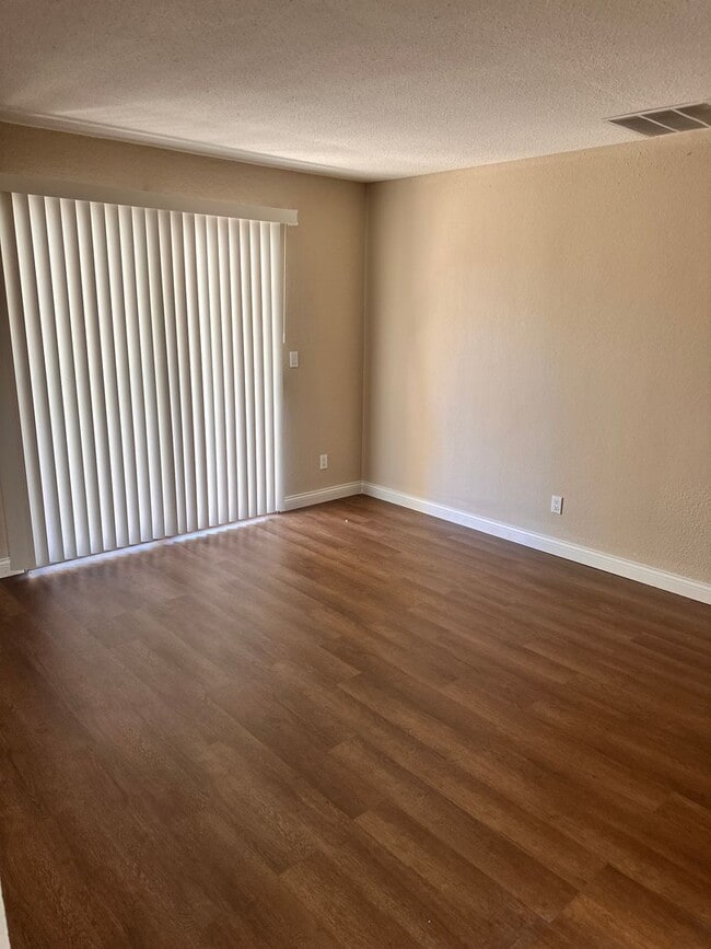 Building Photo - WE PAY REFERRAL