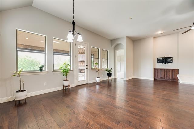 Building Photo - 2112 Benjamin Creek Dr