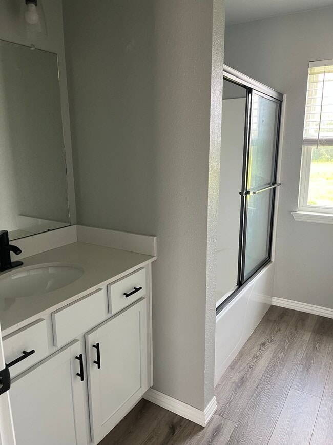 Building Photo - COX-NORTHRIDGE DRIVE TOWNHOMES