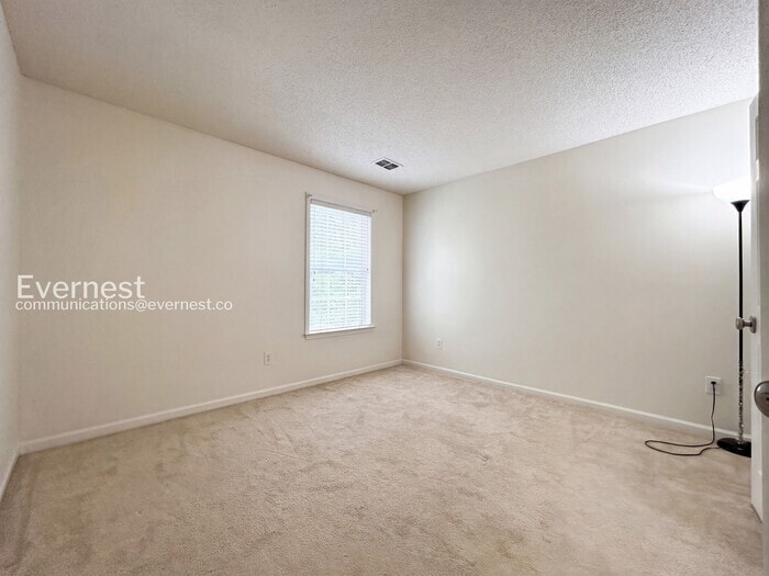 Building Photo - 3406 Chastain Glen Ln NE