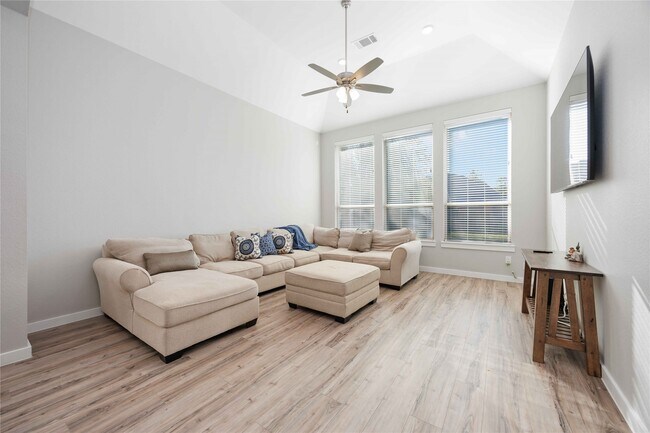 Building Photo - 12610 Woodbourne Forest Dr