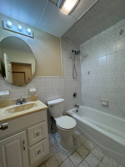 Building Photo - 349 Gorge Rd