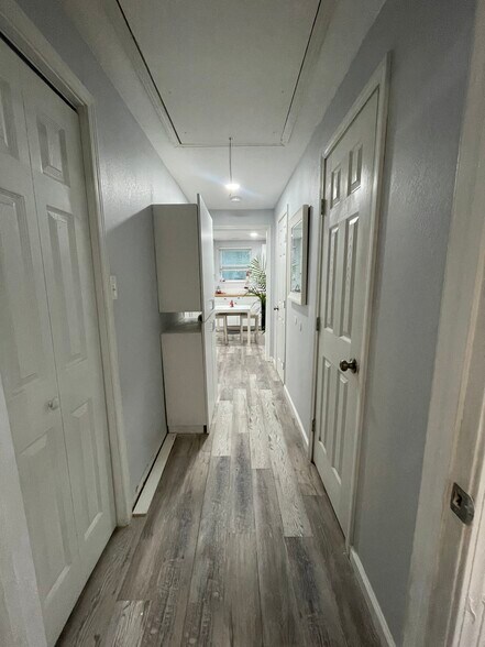 Building Photo - 208 E Magnolia St