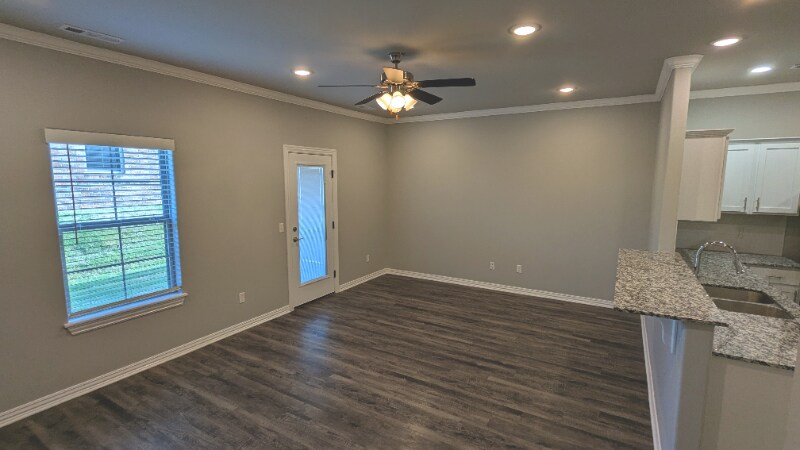 Building Photo - 2649 S Kilimanjaro Way