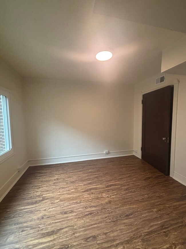 Building Photo - 1329 E 11th Ave