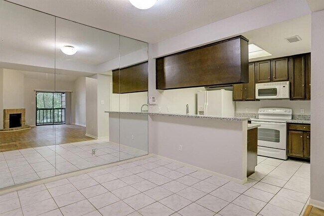 Building Photo - 11711 Memorial Dr