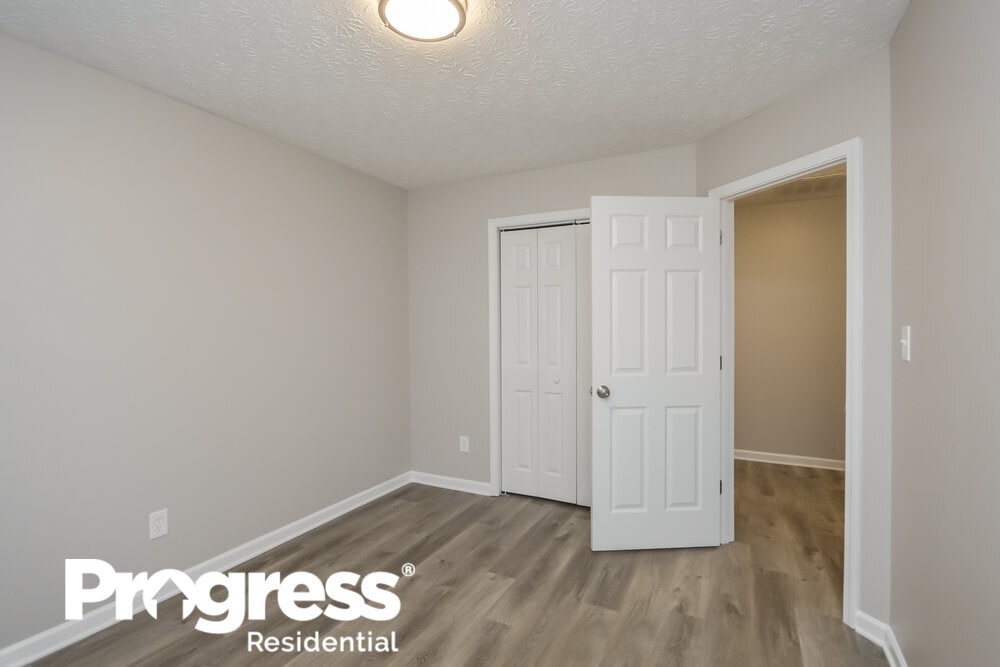 Building Photo - 433 Summer Hill Cir