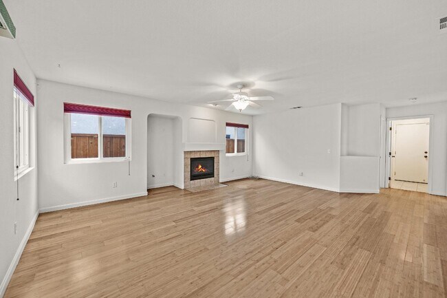 Building Photo - 1005 Mabel Josephine Ct