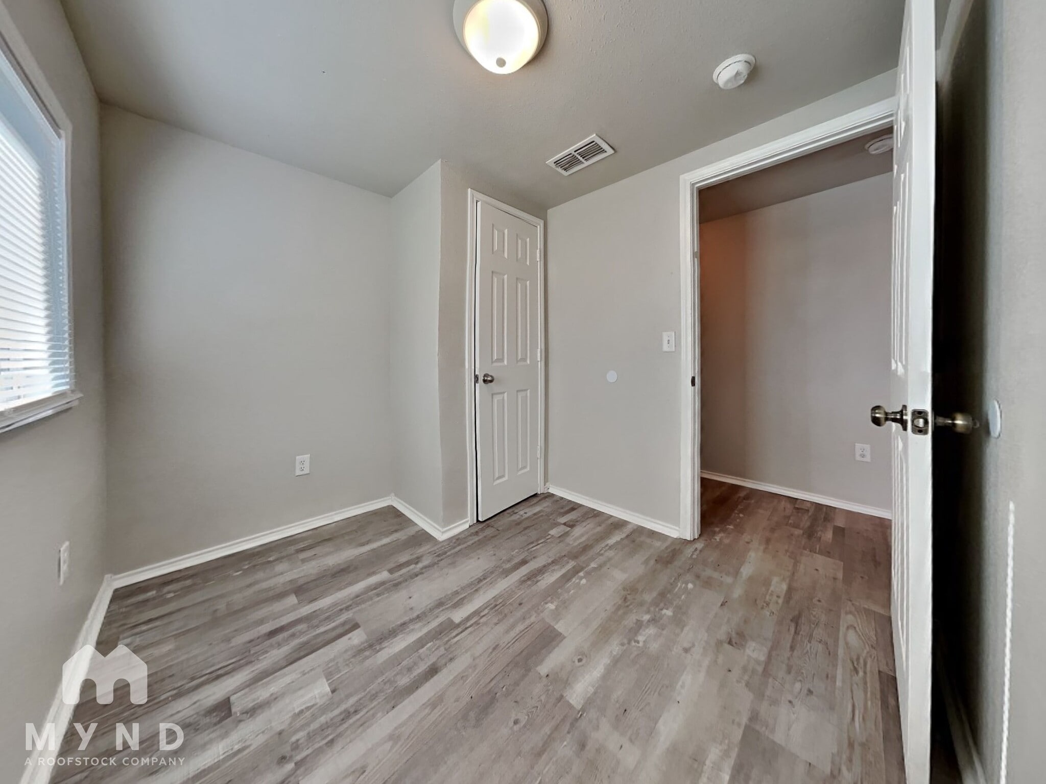 Building Photo - 3309 E 14th St