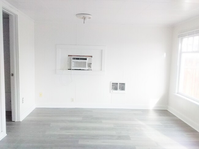 Building Photo - 2436 Chatham Hill Dr