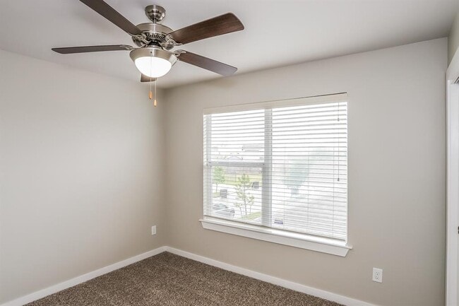Building Photo - 4327 Darter St