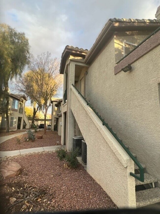 Building Photo - 5710 E Tropicana Ave