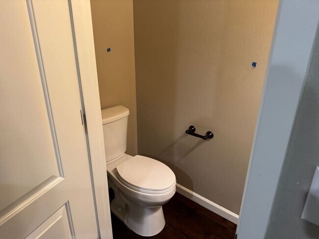 Building Photo - Spacious 3 Bedroom, 2.5 Bathroom Home in Prime Location