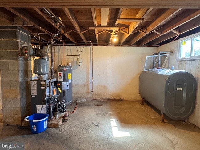 Building Photo - 1212 W King Rd