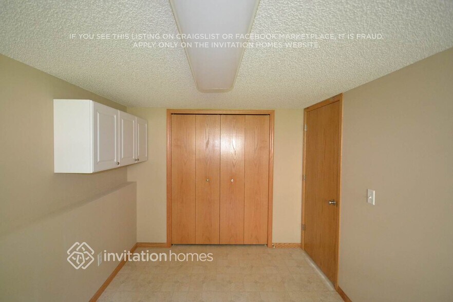 Building Photo - 336 Brady St