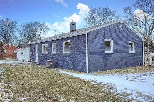 Building Photo - 47705 Roland St