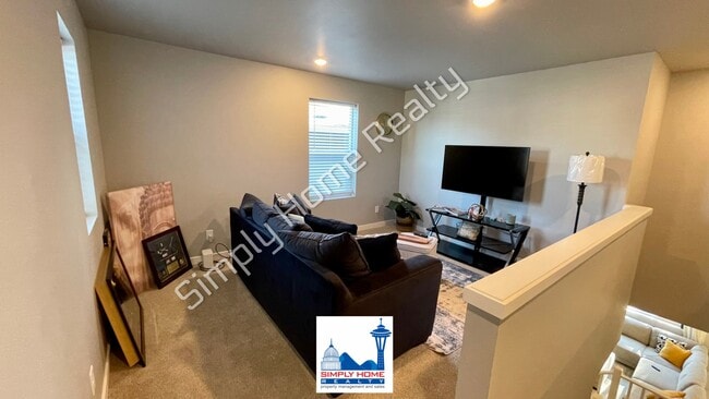 Building Photo - Step into the luxurious comfort of your dream home!