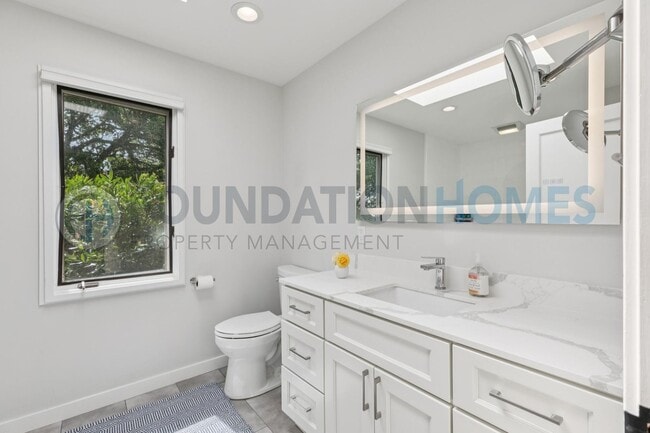 Building Photo - Furnished Mill Valley Home with Mt. Tam Views | Available Through December  - FOUNDATION