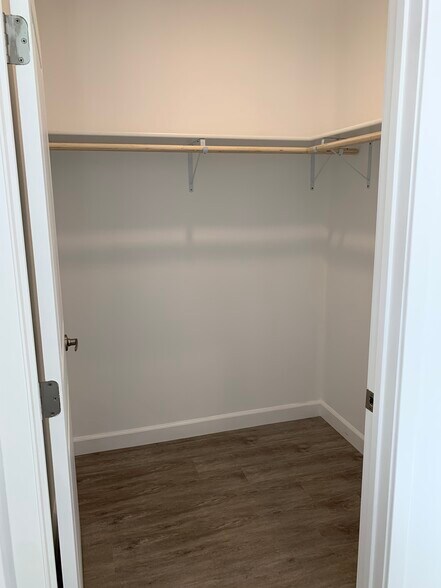 Room 1 walk-in closet - 14727 Friar St