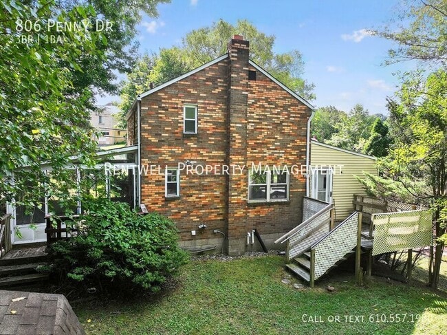 Building Photo - 806 Penny Dr