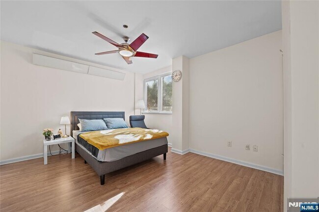 Building Photo - 600 Harbor Blvd