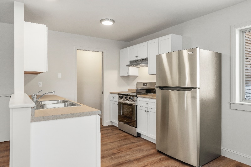 Building Photo - 17 Ice Pond Rd