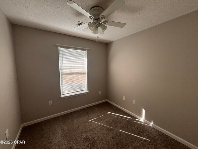 Building Photo - 754 Sherman Ave