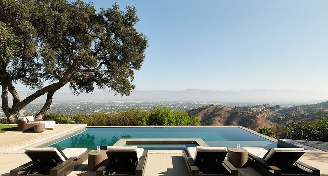 Building Photo - 13331 Mulholland Dr